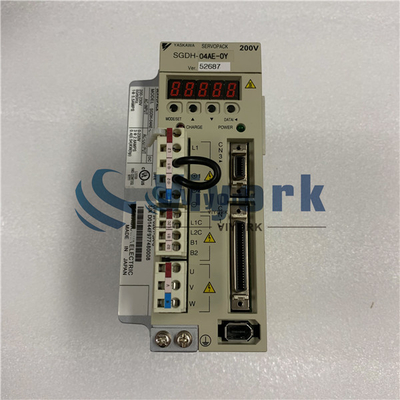 Yaskawa SGDH-04AE-N3Y907 Industrial Servo Drive 50 / 60HZ 200 - 230VAC INPUT 5.5AMP NEW