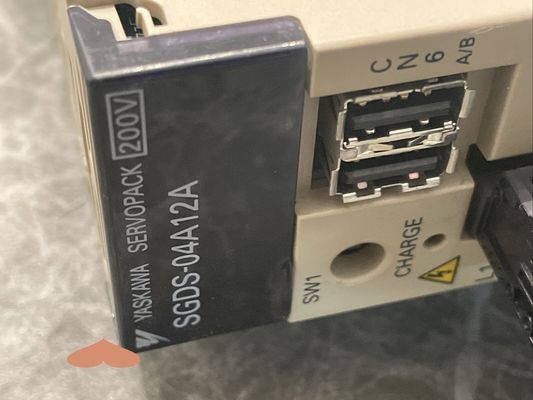 Yaskawa SGDS-04A101A AC SERVO AMPLIFIER 200-230V 4.7A 400W NEW